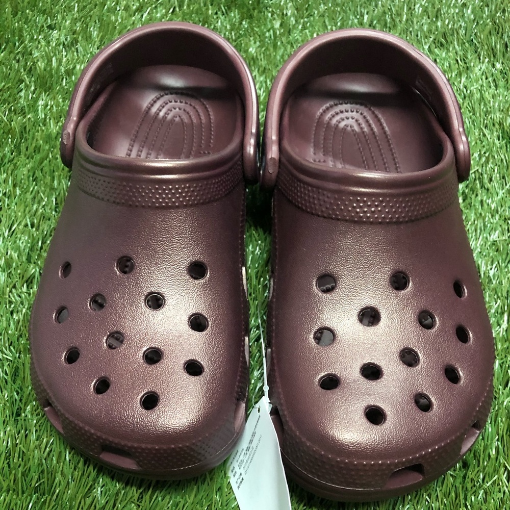 Classic burgundy crocs